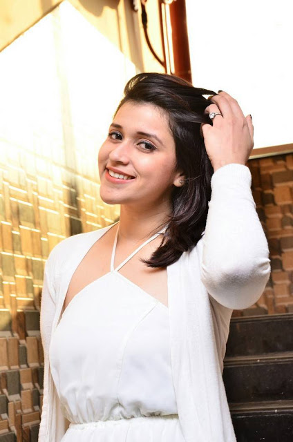 Hot Beauty Mannara Chopra Stills In White Dress 70